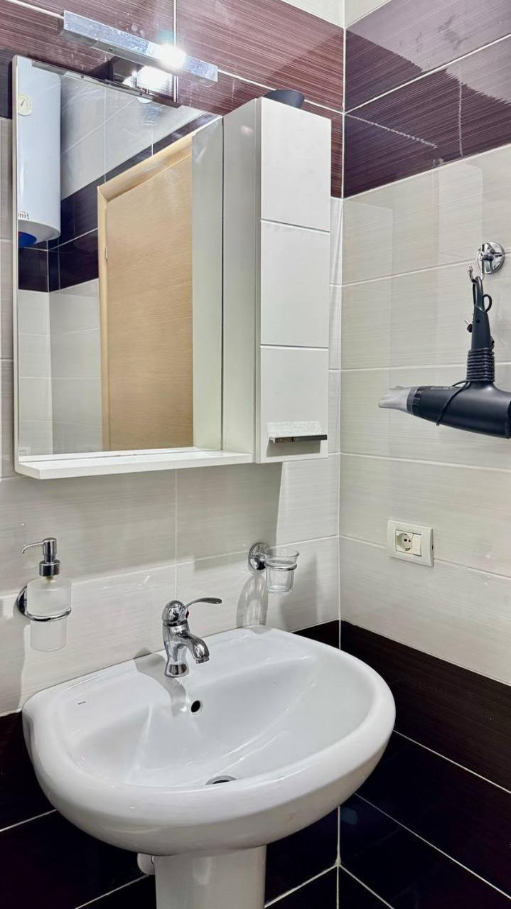 Cozy Sea View Apartment K4 Sarandë Buitenkant foto
